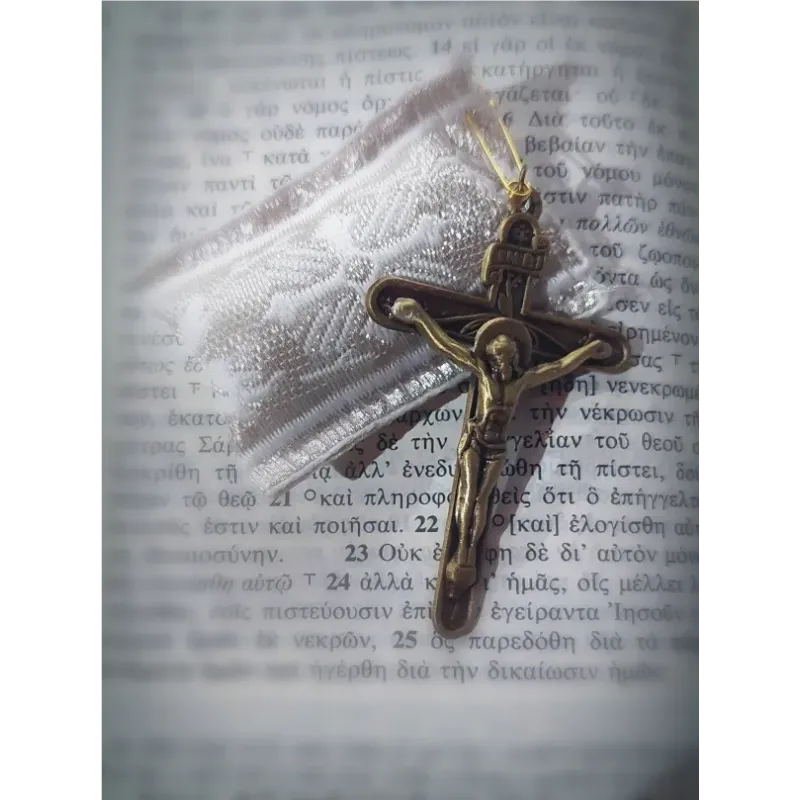 Ochranný přívěsek s křížkem