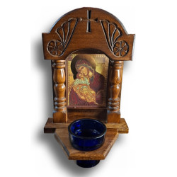 Dřevěný ikonostas s řezbou a ikonou Panny Marie Eleusa – s modlitebním svícínkem