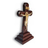 Dřevěný kříž na podstavci – „IC XC NIKA“ (tmavý lak)