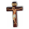 Dřevěný lakovaný kříž – Ukřižovaný Kristus