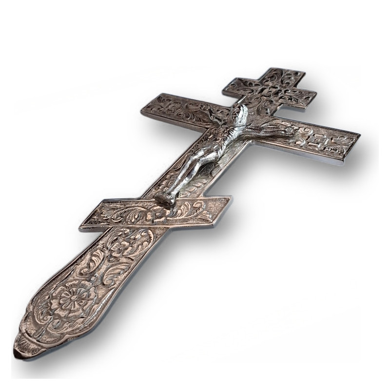Kovový kříž na žehnání – 25 × 15 cm