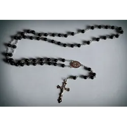 Elegance černý růženec s křížkem v plastové krabičce