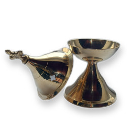 Kadidelnice perského ducha s křížkem: Elegance v zlatém lesku